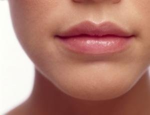 Как нужно ухаживать за губами?