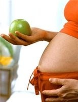 Яблоки при беременности полезны для дыхательной системы ребенка
