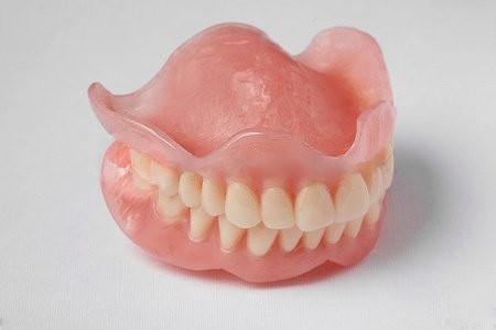 8 мифов о протезировании зубов