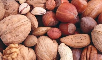 Орехи снижают уровень холестерина в крови