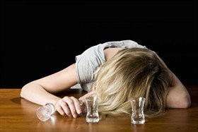 Женский алкоголизм: как алкоголь влияет на женский организм