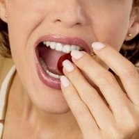 От каких продуктов тускнеет эмаль зубов?
