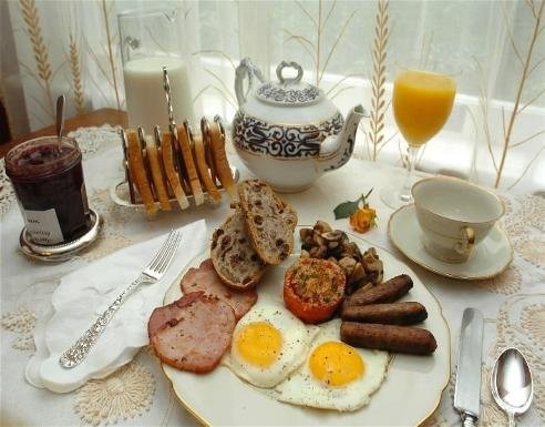 Плотный завтрак не уменьшит чувство голода в течение дня