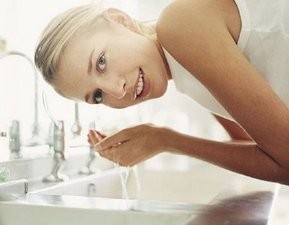 Очищение кожи: причины и лечение угрей