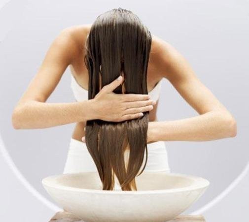 Как восстановить сухие и ломкие волосы