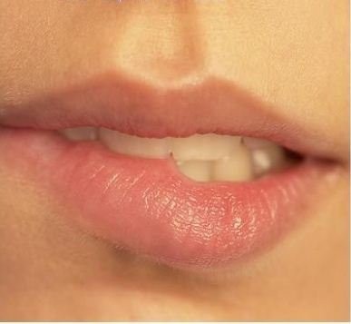 Герпес на губах: причины, стадии болезни, быстрое лечение озонотерапией