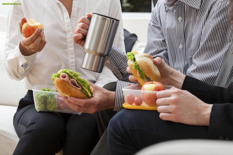 Минусы быстрого питания: еда и напитки офисных работников