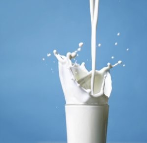 Молоко лучше энергетических напитков