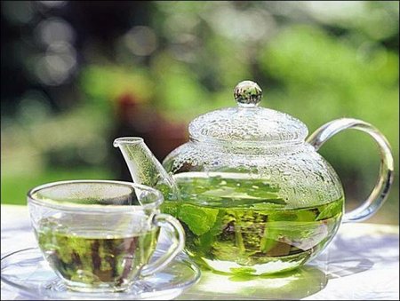 Заваренный зеленый чай